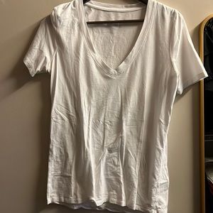 Lululemon White T-Shirt